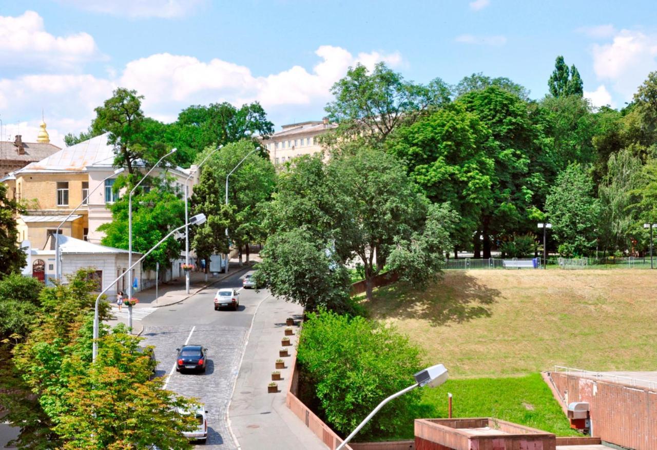 Apartments On Independence Square Kiev Bilik gambar