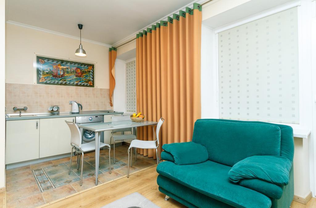 Apartments On Independence Square Kiev Luaran gambar