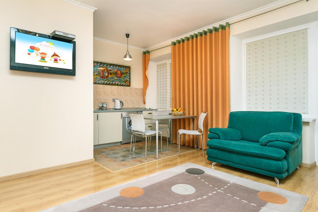 Apartments On Independence Square Kiev Luaran gambar