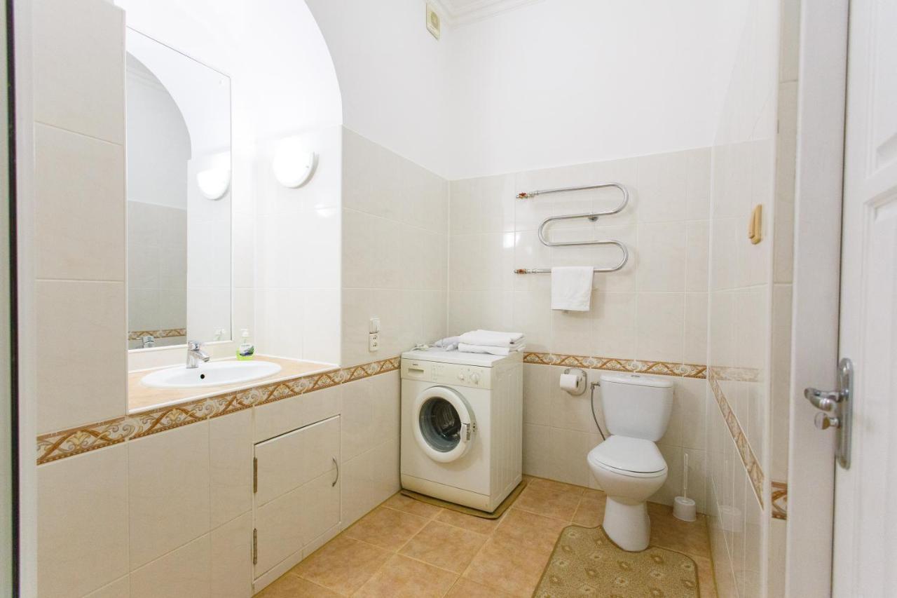 Apartments On Independence Square Kiev Luaran gambar